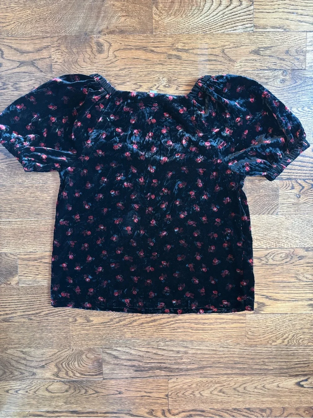 LOFT Black Velvet Floral Puff-Sleeve Top XS